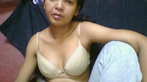 Snapshot of rosia685234 chatting on December 3, 5:04 am rosia685234 online show from December 3, 5:04 am