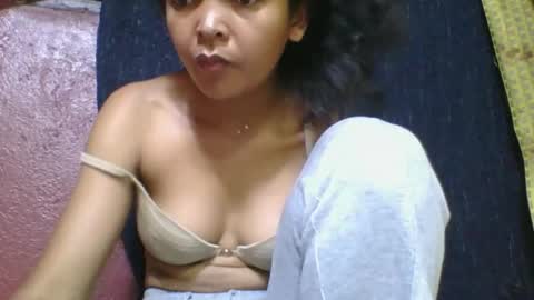 Snapshot of rosia685234 chatting on December 3, 5:55 pm rosia685234 online show from December 3, 5:55 pm