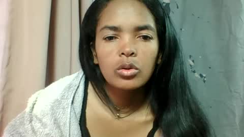 Snapshot of rosia685234 chatting on July 2, 3:23 am rosia685234 online show from July 2, 3:23 am