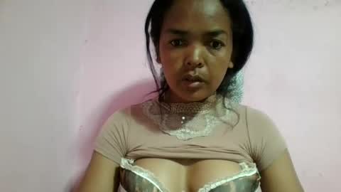 Snapshot of rosia685234 chatting on July 27, 2:29 am rosia685234 online show from July 27, 2:29 am