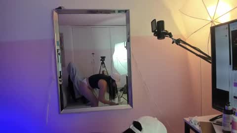 rosie_jhons online show from February 1, 7:47 am