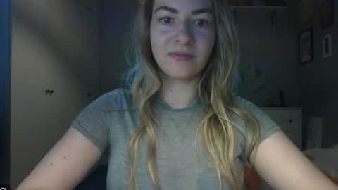 Snapshot of rosie_june chatting on July 14, 6:40 am Rosie online show from July 14, 6:40 am