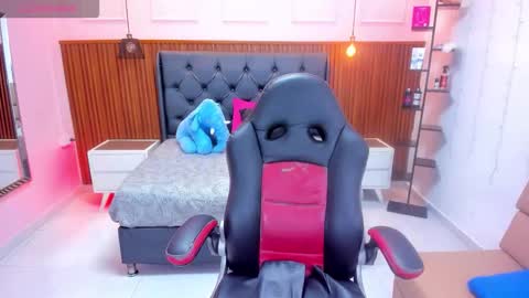 Snapshot of rosie_moss chatting on October 6, 7:22 pm ROSSI online show from October 6, 7:22 pm