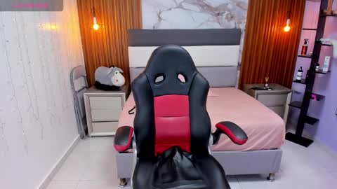 Snapshot of rosie_moss chatting on October 29, 7:37 pm ROSSI online show from October 29, 7:37 pm