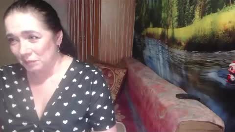 Snapshot of rositasky chatting on April 3, 9:18 am RositaSky online show from April 3, 9:18 am