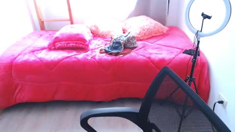Snapshot of rosse77_ chatting on October 21, 12:28 pm rosse online show from October 21, 12:28 pm