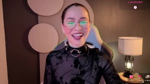 Snapshot of rosse_98_ chatting on June 8, 2:50 pm Miss Rosse online show from June 8, 2:50 pm