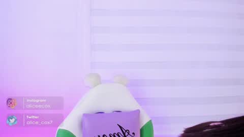   online show from February 7, 2:15 pm