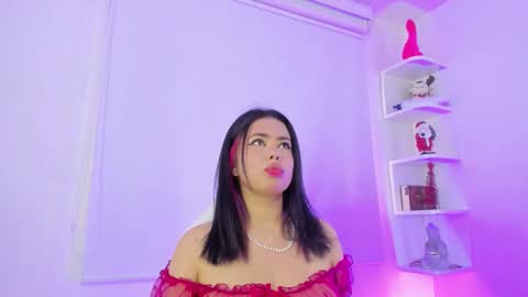   online show from November 12, 12:05 pm