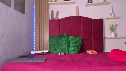 Snapshot of rosse_deep chatting on July 15, 1:27 pm Rosse follow me online show from July 15, 1:27 pm
