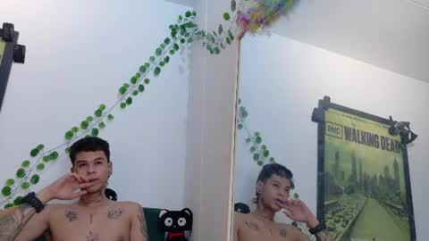Snapshot of rosse_dredd chatting on July 17, 3:50 pm Anal for the first time 40000tks online show from July 17, 3:50 pm
