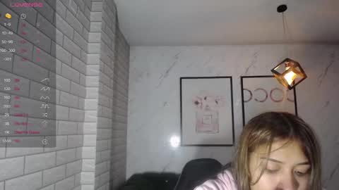 Snapshot of rosse_jeane_v chatting on February 4, 1:06 pm rosse jeane v online show from February 4, 1:06 pm