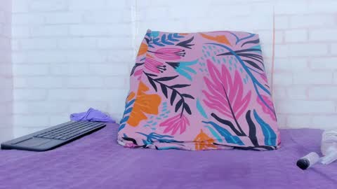 Snapshot of rosse_thompson11 chatting on December 30, 10:45 pm rosse_thompson11 online show from December 30, 10:45 pm