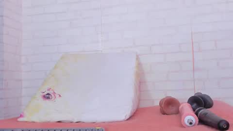 Snapshot of rosse_thompson11 chatting on January 28, 7:21 pm rosse_thompson11 online show from January 28, 7:21 pm