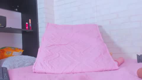 Snapshot of rosse_thompson11 chatting on March 3, 11:35 pm rosse_thompson11 online show from March 3, 11:35 pm