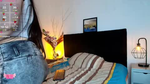 Snapshot of rossy_marks chatting on May 19, 1:28 pm rossy_marks online show from May 19, 1:28 pm