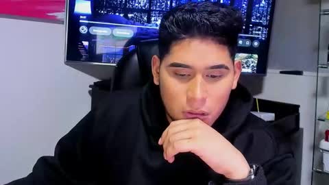 roswall25 online show from January 10, 7:32 am