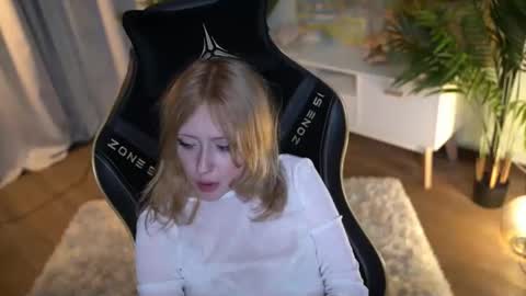 Snapshot of rosy_petal chatting on September 16, 2:12 am rosy_petal online show from September 16, 2:12 am