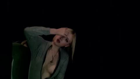 Snapshot of rosy_petal chatting on October 16, 5:41 am rosy_petal online show from October 16, 5:41 am