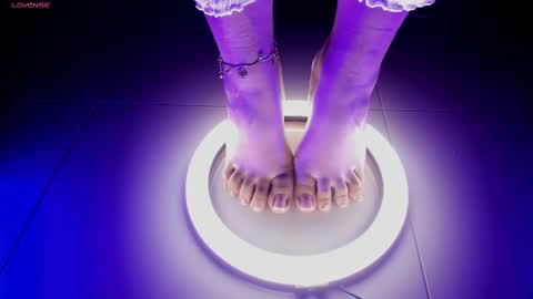 Snapshot of rosyejones chatting on September 19, 3:08 am rosyejones online show from September 19, 3:08 am