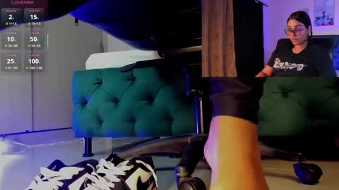 Snapshot of rosyejones chatting on November 21, 4:11 am rosyejones online show from November 21, 4:11 am