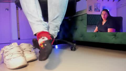 Snapshot of rosyejones chatting on November 28, 4:04 am rosyejones online show from November 28, 4:04 am