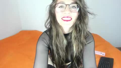 Snapshot of rosyluvv chatting on September 29, 7:51 pm Rosie online show from September 29, 7:51 pm