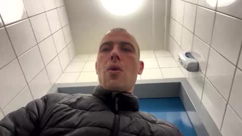 rotteei1 online show from November 5, 9:53 am