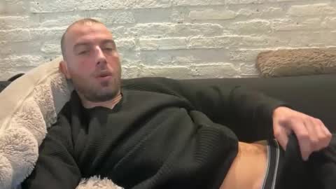 rotteei1 online show from March 29, 10:15 am