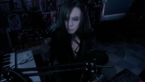 Snapshot of rotten_dreams chatting on February 17, 8:36 pm rot online show from February 17, 8:36 pm