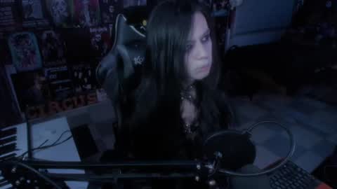 Snapshot of rotten_dreams chatting on February 17, 11:42 pm rot online show from February 17, 11:42 pm