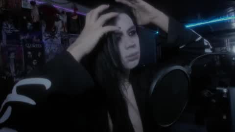 Snapshot of rotten_dreams chatting on February 27, 12:23 pm rot online show from February 27, 12:23 pm