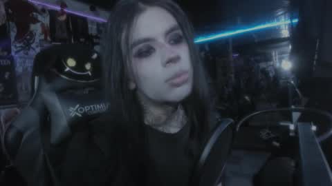 Snapshot of rotten_dreams chatting on March 12, 11:12 pm rot online show from March 12, 11:12 pm