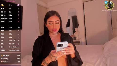 Snapshot of rouse_hallberg_ chatting on March 12, 2:09 am DREAM online show from March 12, 2:09 am