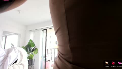 Snapshot of rouse_hallberg_ chatting on September 22, 9:50 pm DREAM online show from September 22, 9:50 pm