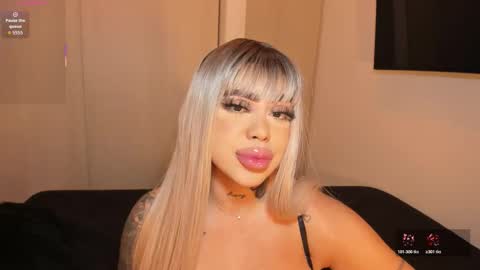 Snapshot of rouse_hallberg_ chatting on November 25, 10:54 pm DREAM online show from November 25, 10:54 pm