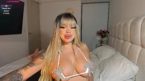Snapshot of rouse_hallberg_ chatting on July 2, 11:22 pm DREAM online show from July 2, 11:22 pm