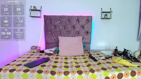 Snapshot of rousemilf4u chatting on May 16, 10:36 am rouse online show from May 16, 10:36 am