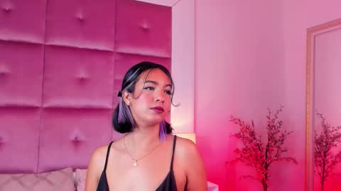 Snapshot of rousewhitte chatting on November 25, 2:17 pm rousewhitte online show from November 25, 2:17 pm