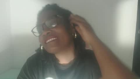 luxa online show from March 29, 11:05 pm