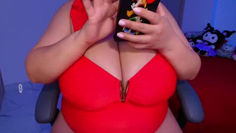 Snapshot of rousrossell_4 chatting on October 18, 10:54 pm Call me Rous  online show from October 18, 10:54 pm