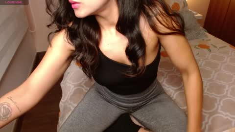 Rouss marie henao  online show from January 31, 6:02 am