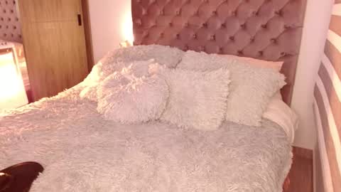 Rouss marie henao  online show from September 30, 9:47 am