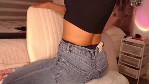 Rouss marie henao  online show from March 10, 3:44 am