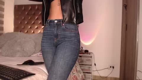 Rouss marie henao  online show from April 18, 10:08 am