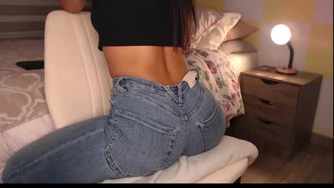 Rouss marie henao  online show from June 6, 3:50 pm