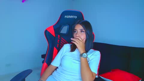 rousse_violet online show from September 9, 11:15 pm