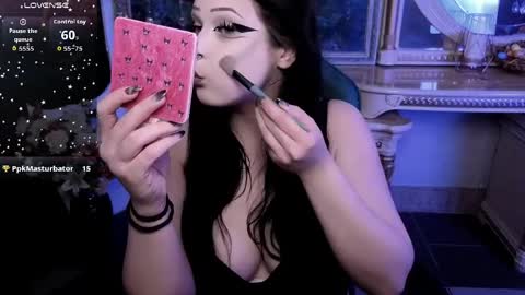 rouzfarrelll online show from April 10, 1:27 pm