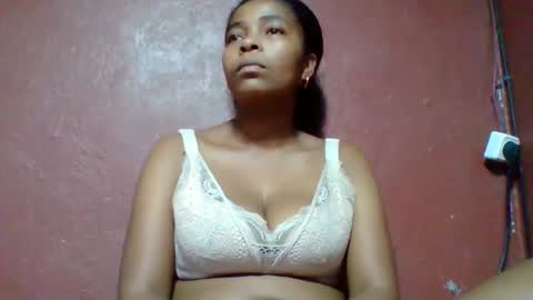 rovaelyah online show from February 6, 2:49 am