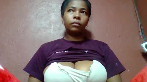 rovaelyah online show from April 24, 2:47 am